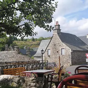 https://la-belle-arverne.hotels-rhonealpes.com